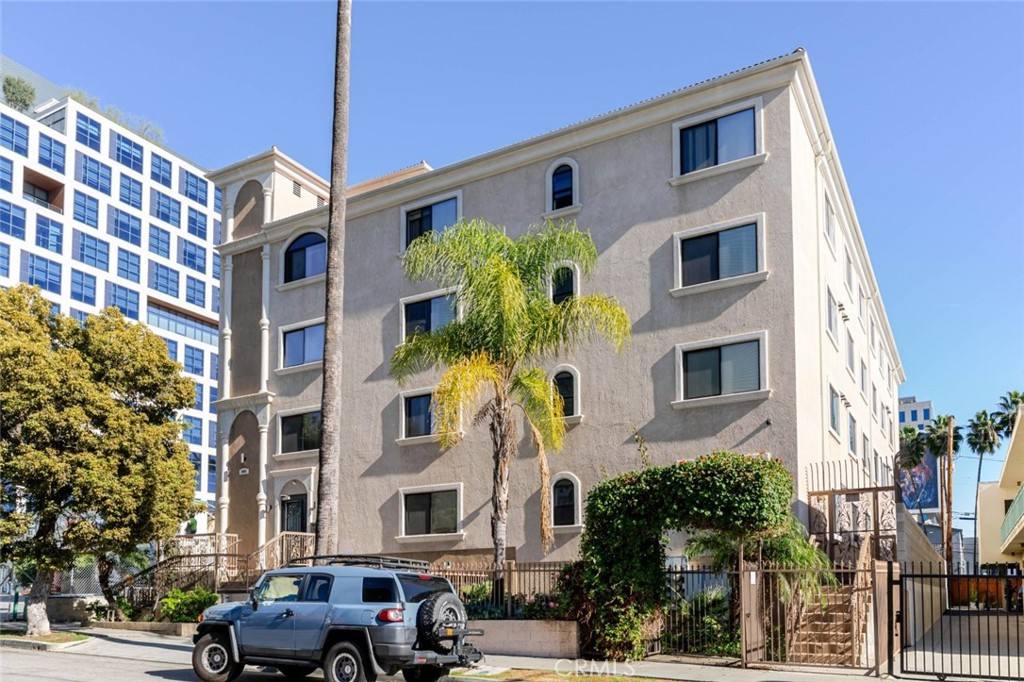 Condo for rent at 1466 Tamarind Ave #103, Los Angeles, CA 90028