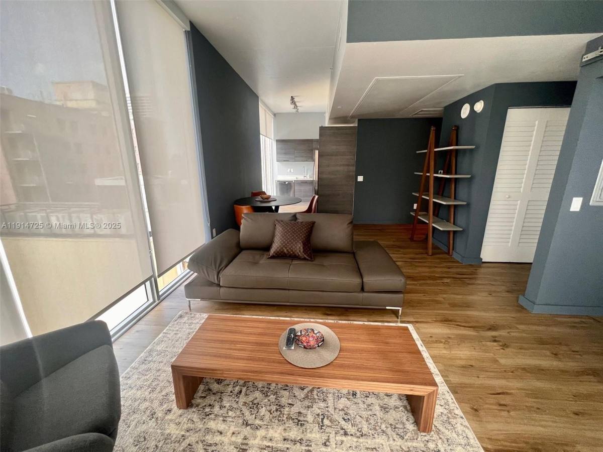 Apartment for rent at 151 SE 1st St #810, Miami, FL 33131