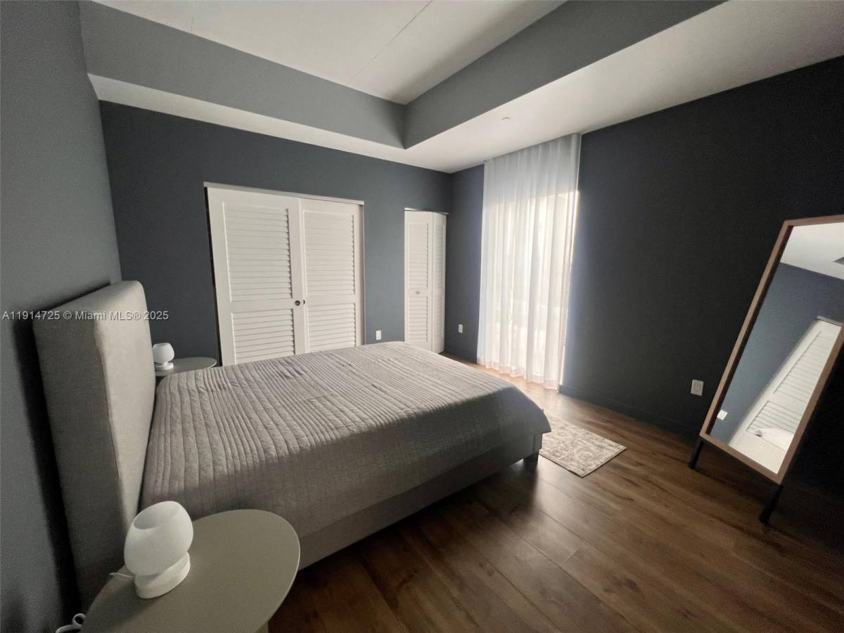 Apartment for rent at 151 SE 1st St #810, Miami, FL 33131