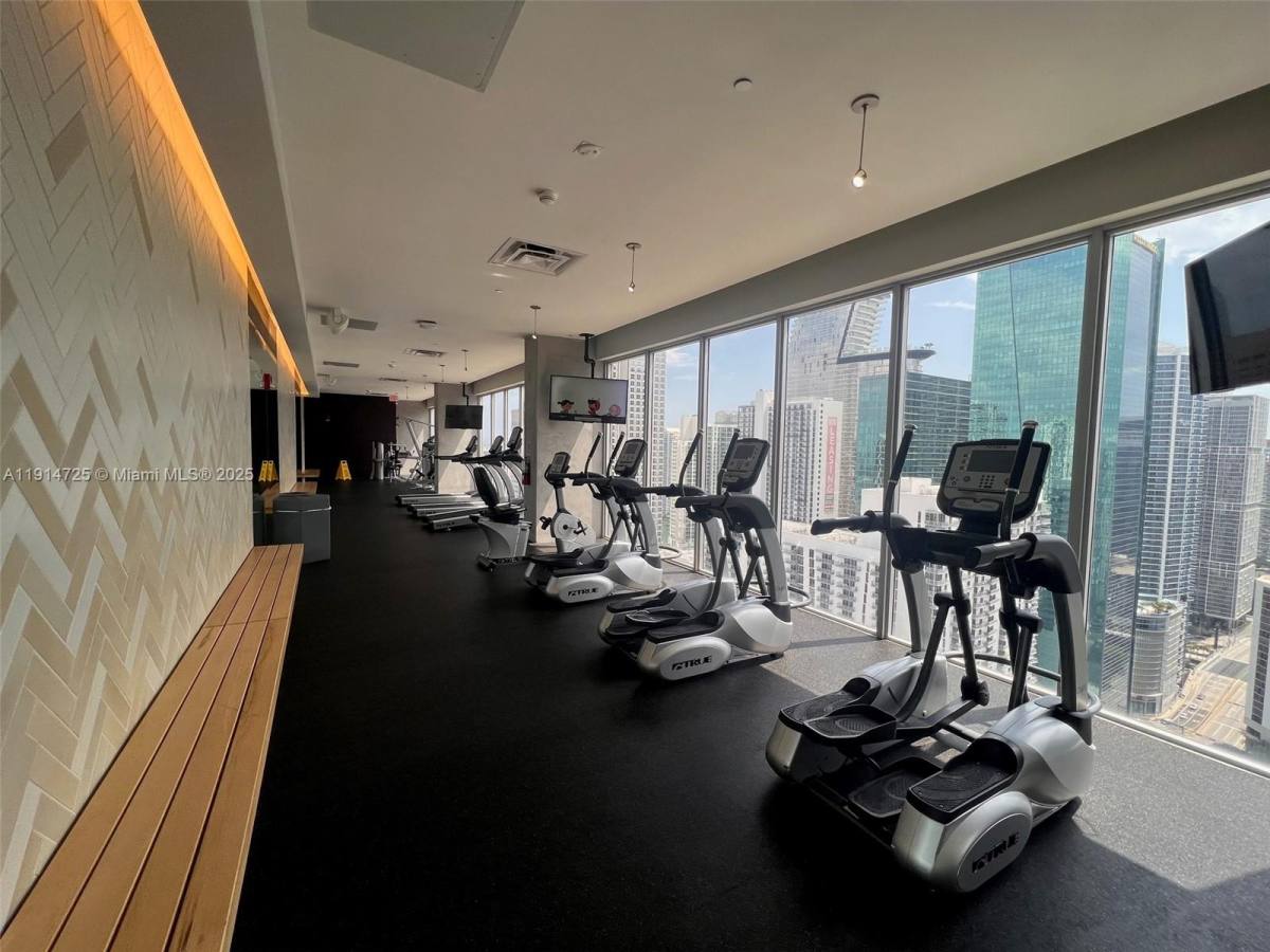 Apartment for rent at 151 SE 1st St #810, Miami, FL 33131