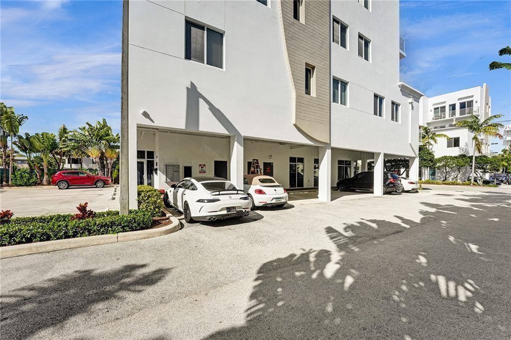 Apartment for rent at 110 SE 2nd St #402, Delray Beach, FL 33444