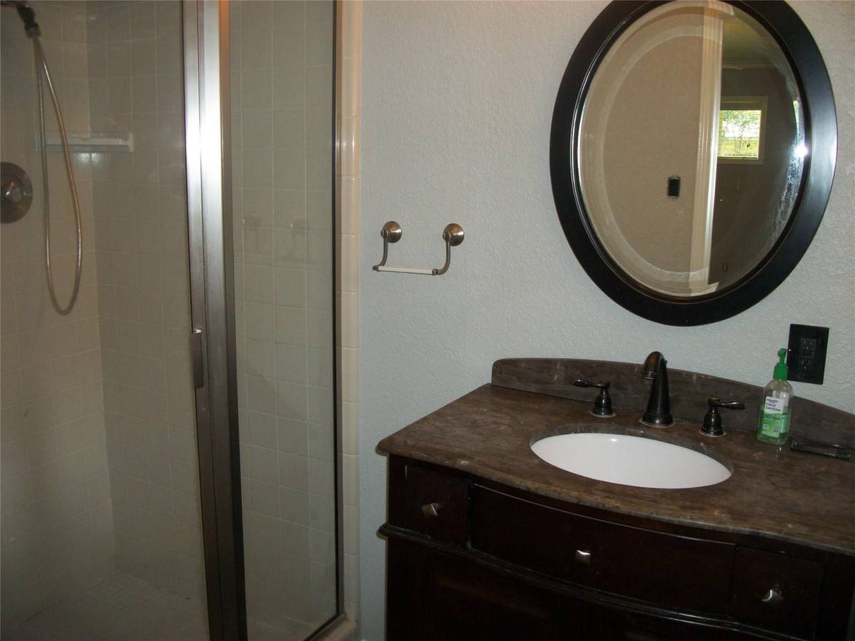 Apartment for rent at 111 Shadylyn Dr #111, Conroe, TX 77304
