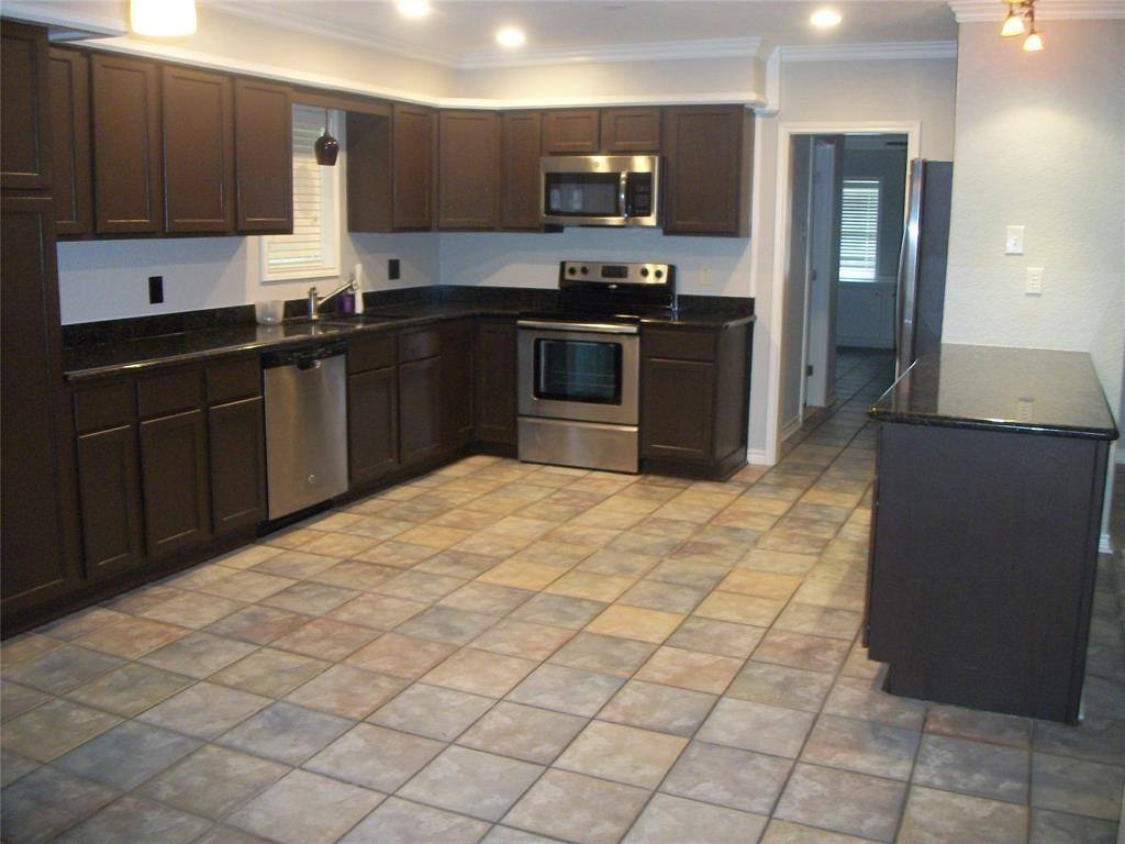 Apartment for rent at 111 Shadylyn Dr #111, Conroe, TX 77304