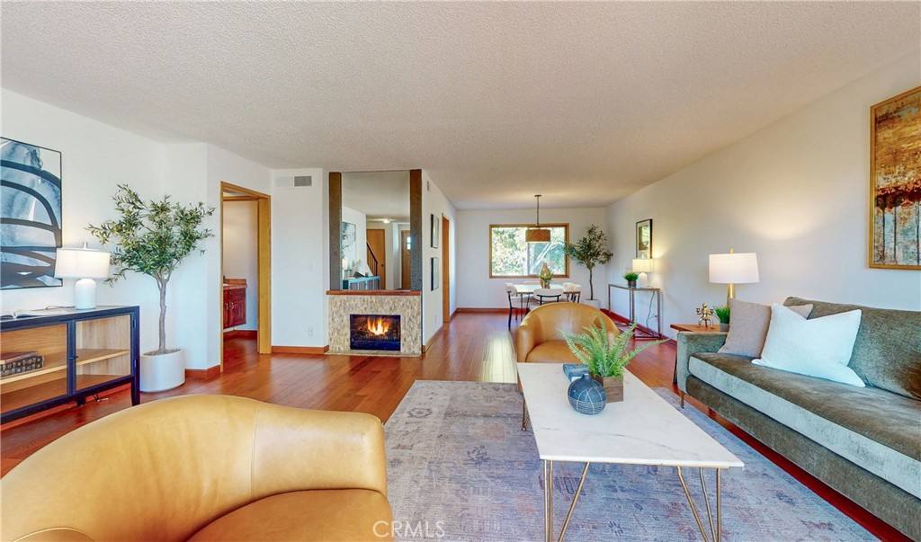 Townhouse for rent at 7727 Via Capri, Burbank, CA 91504