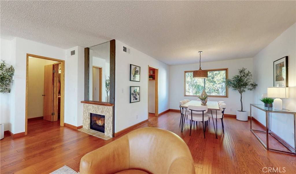 Townhouse for rent at 7727 Via Capri, Burbank, CA 91504