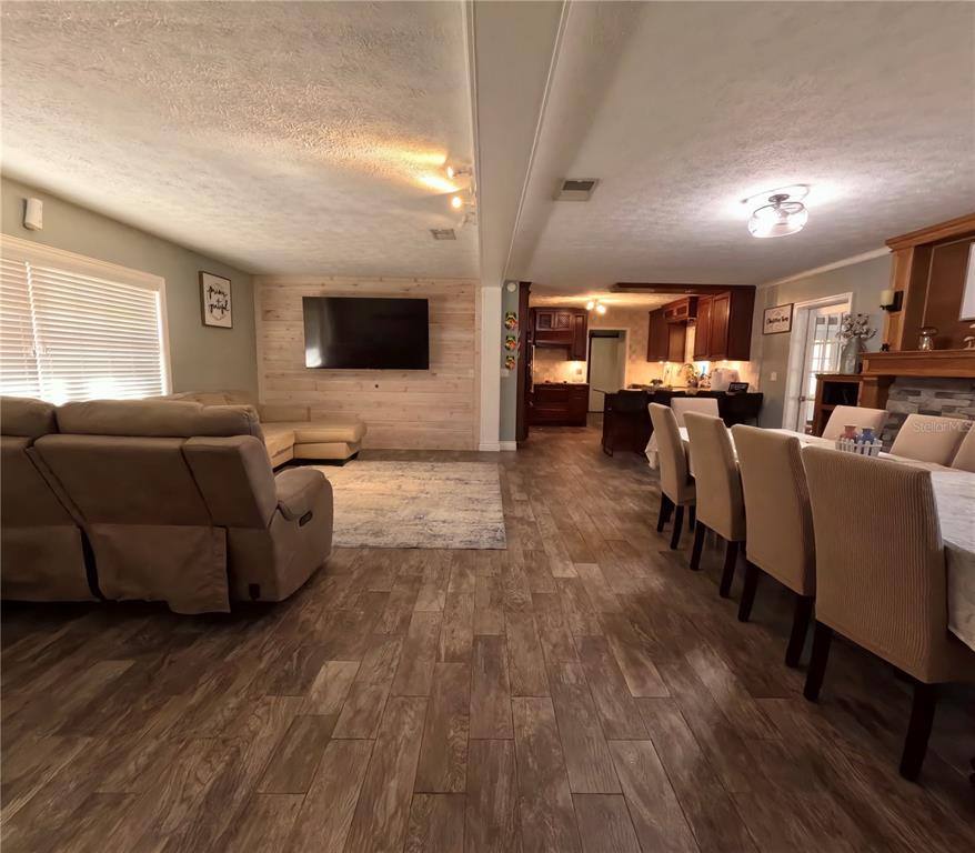 Apartment for rent at 4902 Thonotosassa Rd, Plant City, FL 33565