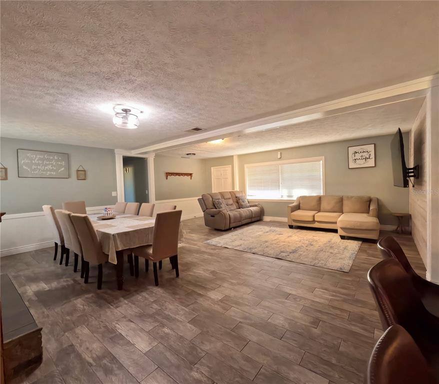 Apartment for rent at 4902 Thonotosassa Rd, Plant City, FL 33565