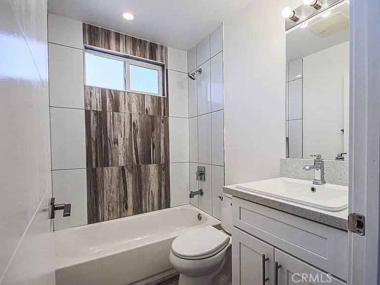 Apartment for rent at 7445 Troost Ave #74457445 1 2, North Hollywood, CA 91605