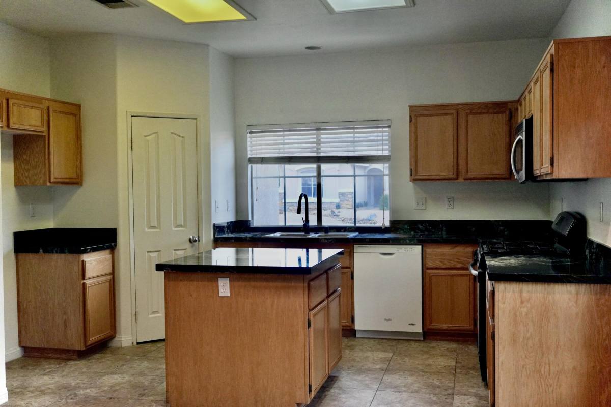 Apartment for rent at 83125 Broadmoor Dr, Indio, CA 92203