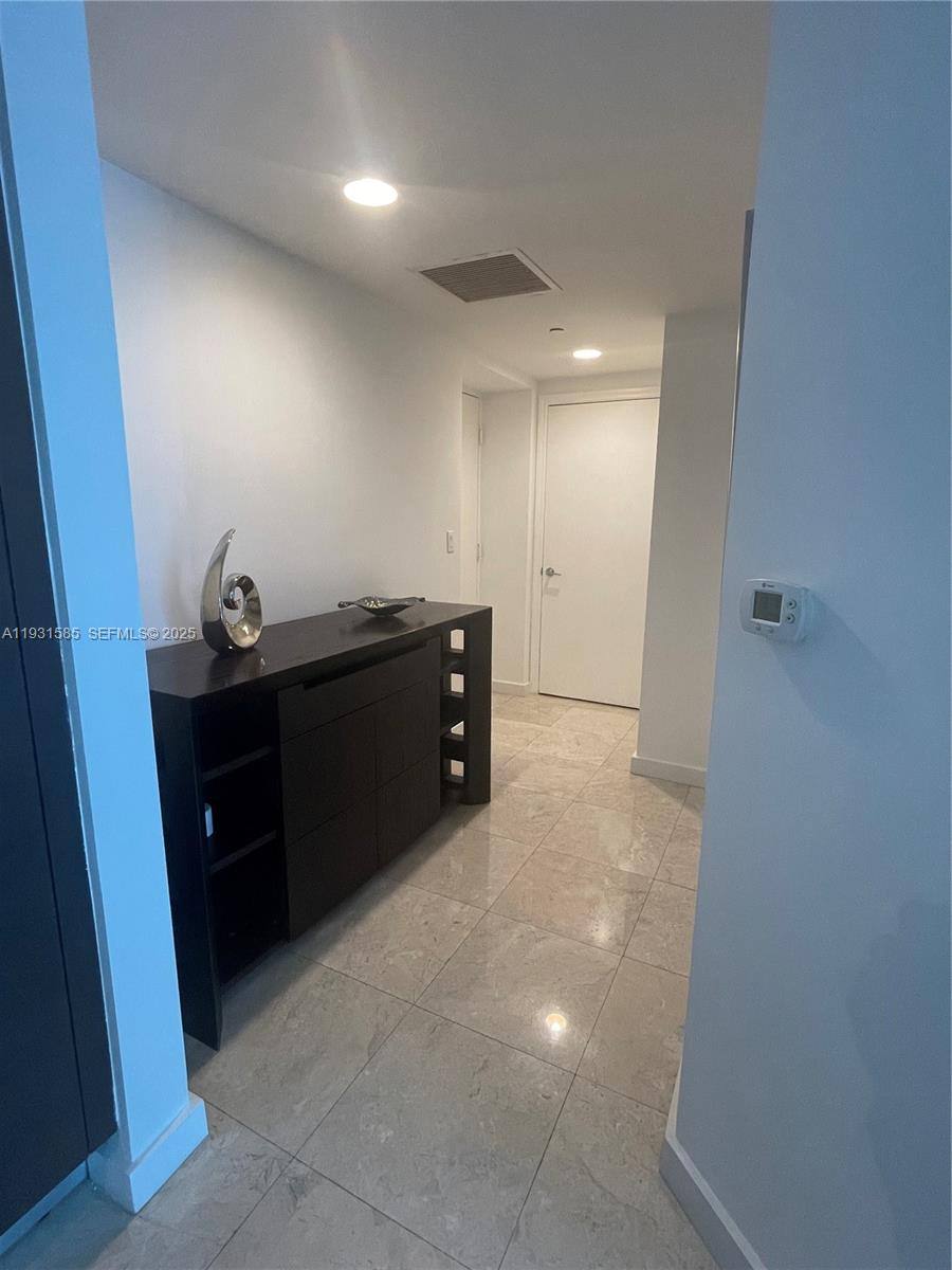 Apartment for rent at 500 Brickell Ave #3105, Miami, FL 33131