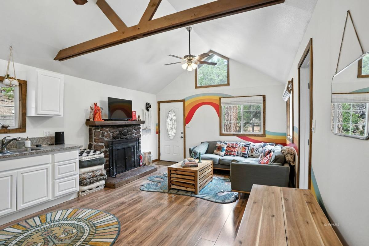 Apartment for rent at 24990 Marion Ridge Dr, Idyllwild, CA 92549