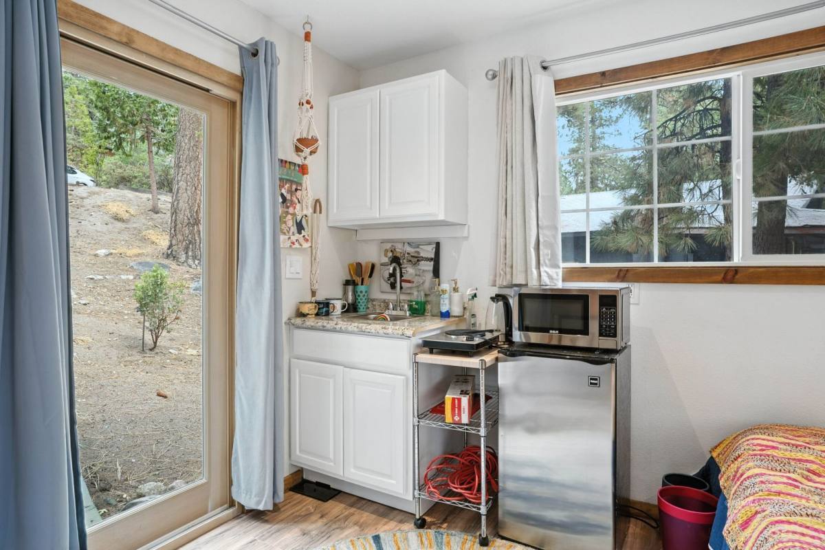 Apartment for rent at 24990 Marion Ridge Dr, Idyllwild, CA 92549