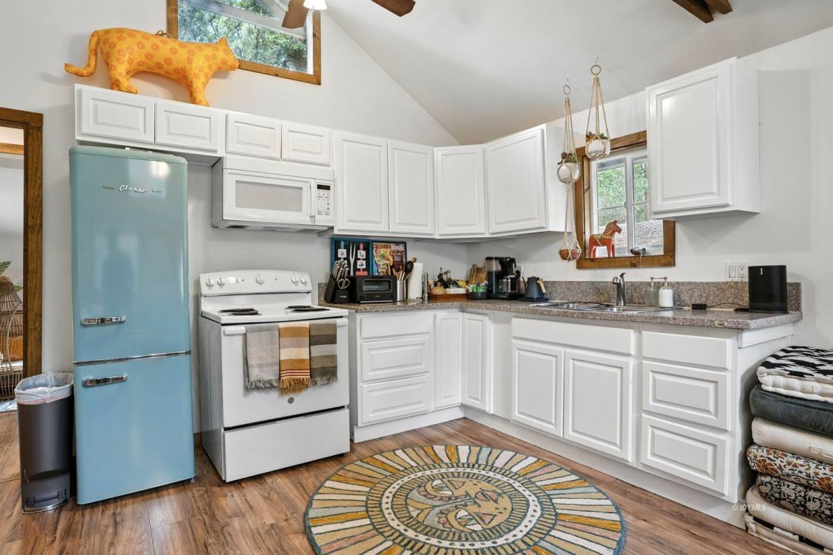 Apartment for rent at 24990 Marion Ridge Dr, Idyllwild, CA 92549