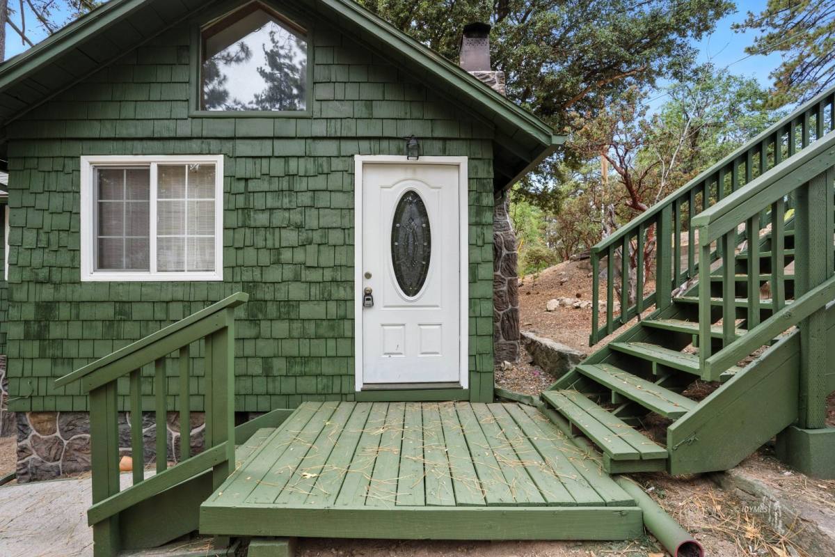 Apartment for rent at 24990 Marion Ridge Dr, Idyllwild, CA 92549