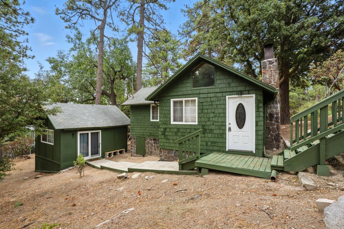 Apartment for rent at 24990 Marion Ridge Dr, Idyllwild, CA 92549