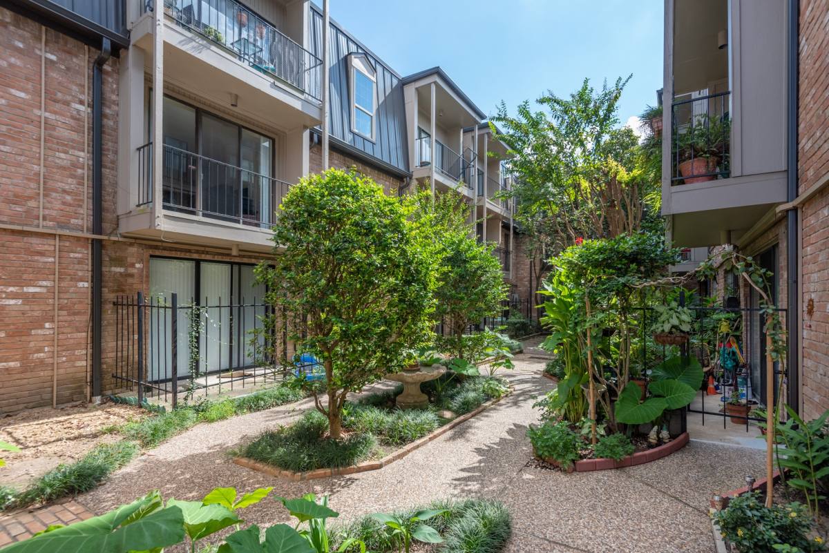 Condo for rent at 2400 N Braeswood Blvd #220, Houston, TX 77030