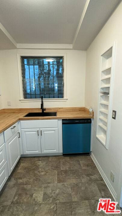 Apartment for rent at 4950 Beverly Blvd #49504950 1 2, Los Angeles, CA 90004
