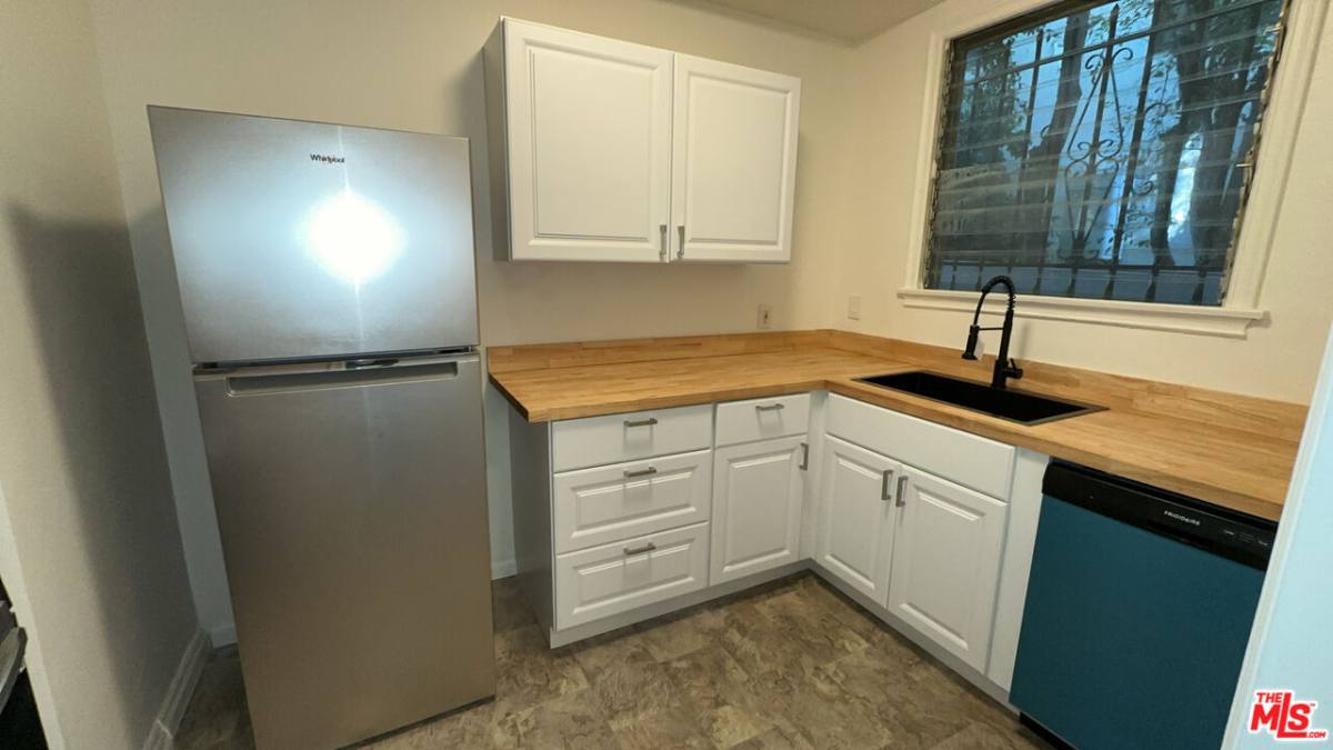 Apartment for rent at 4950 Beverly Blvd #49504950 1 2, Los Angeles, CA 90004