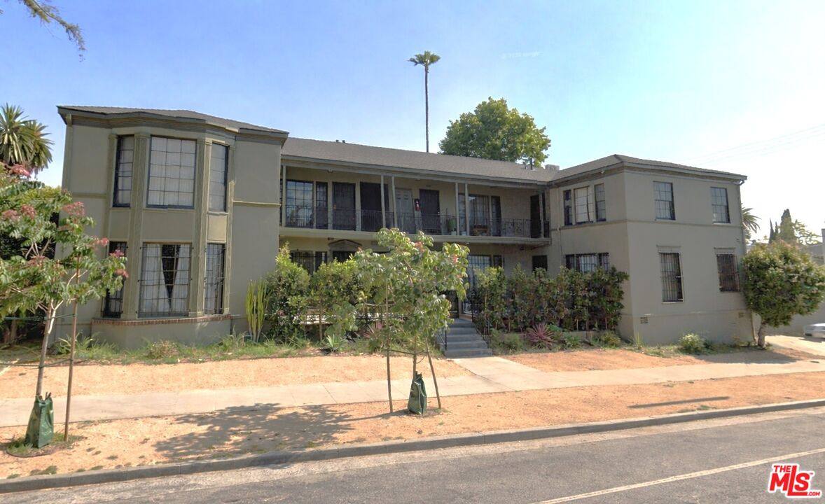 Apartment for rent at 4950 Beverly Blvd #49504950 1 2, Los Angeles, CA 90004