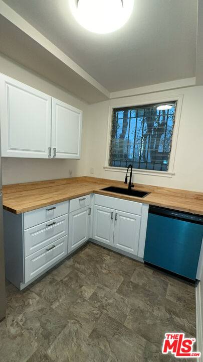 Apartment for rent at 4950 Beverly Blvd #49504950 1 2, Los Angeles, CA 90004