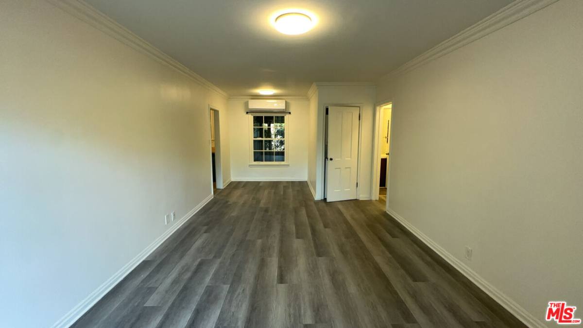 Apartment for rent at 4950 Beverly Blvd #49504950 1 2, Los Angeles, CA 90004