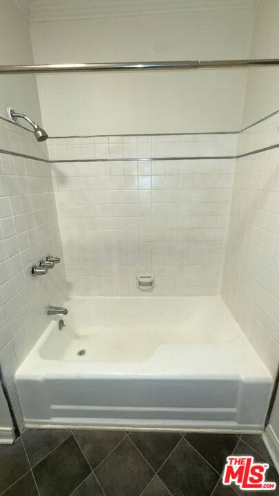 Apartment for rent at 4950 Beverly Blvd #49504950 1 2, Los Angeles, CA 90004