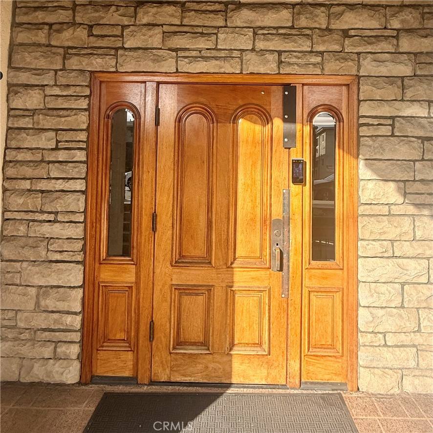 Apartment for rent at 12801 Moorpark St #106, Studio City, CA 91604