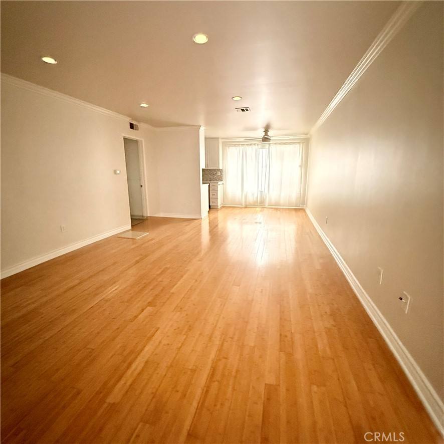 Apartment for rent at 12801 Moorpark St #106, Studio City, CA 91604