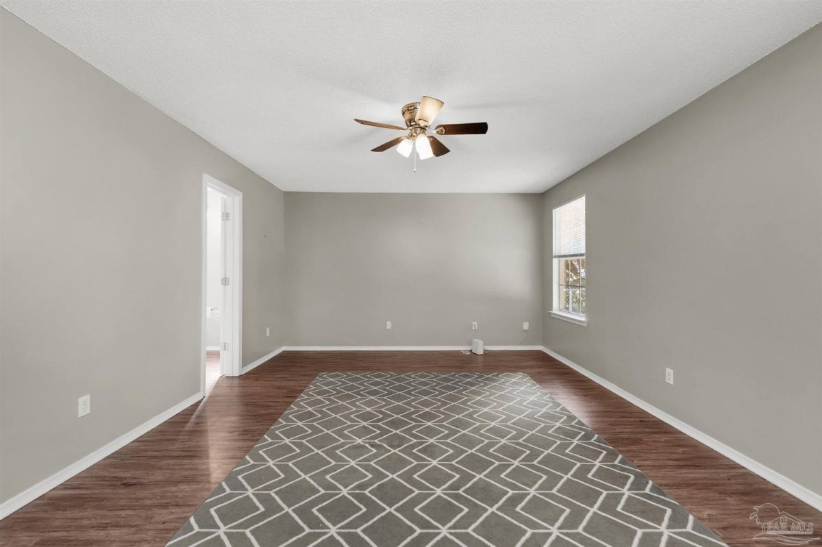 Apartment for rent at 5499 Chantilly Circle, Milton, FL 32583