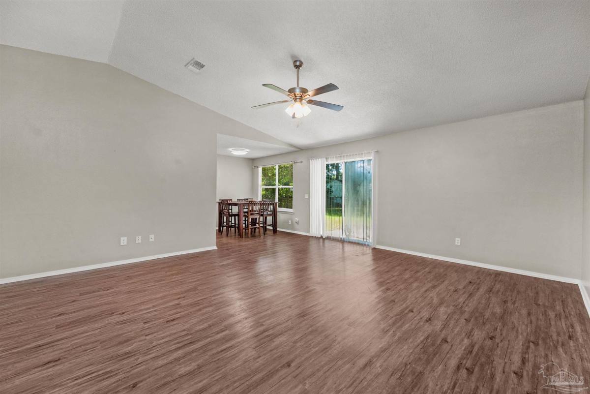 Apartment for rent at 5499 Chantilly Circle, Milton, FL 32583