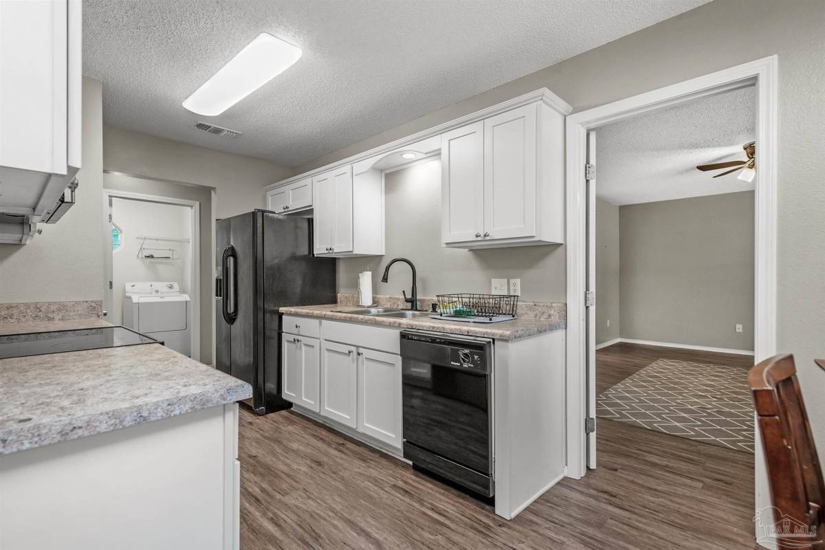 Apartment for rent at 5499 Chantilly Circle, Milton, FL 32583