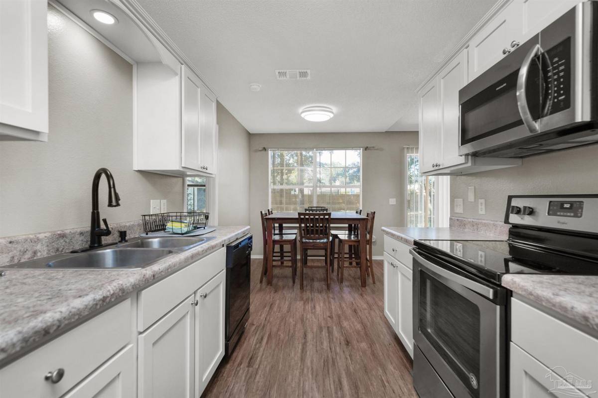 Apartment for rent at 5499 Chantilly Circle, Milton, FL 32583