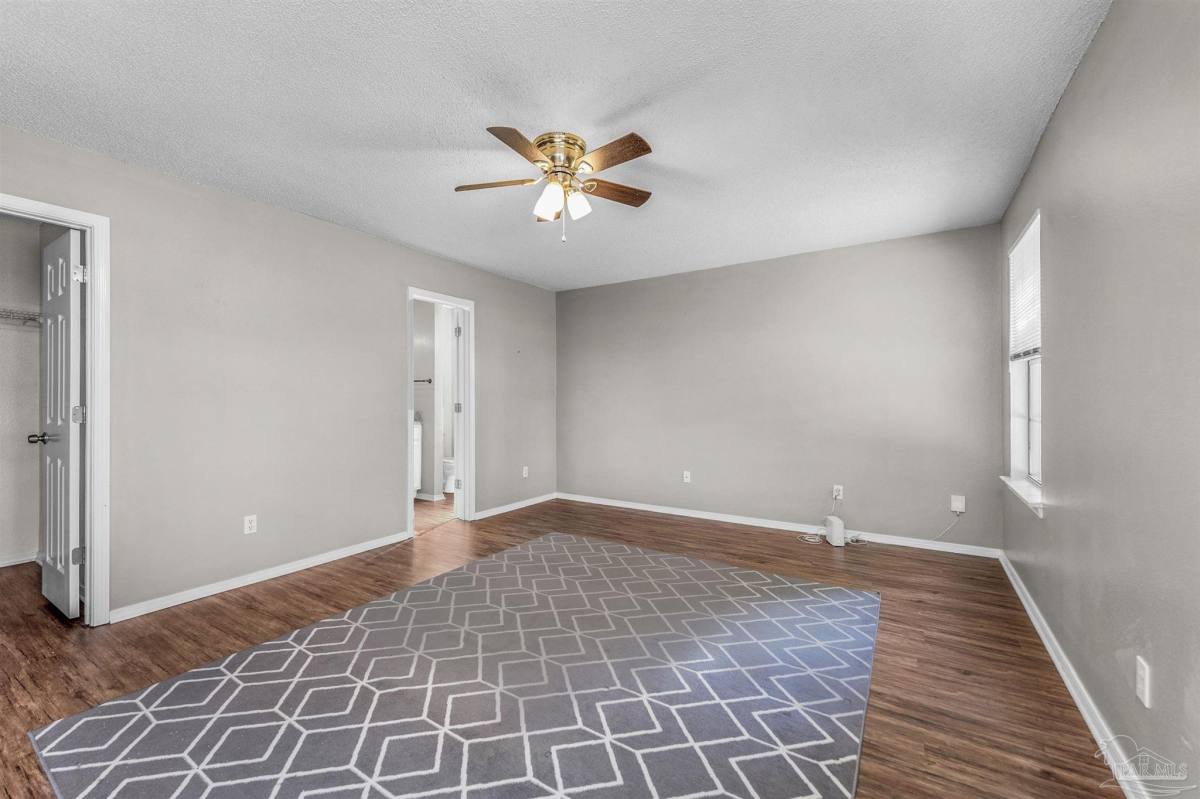 Apartment for rent at 5499 Chantilly Circle, Milton, FL 32583