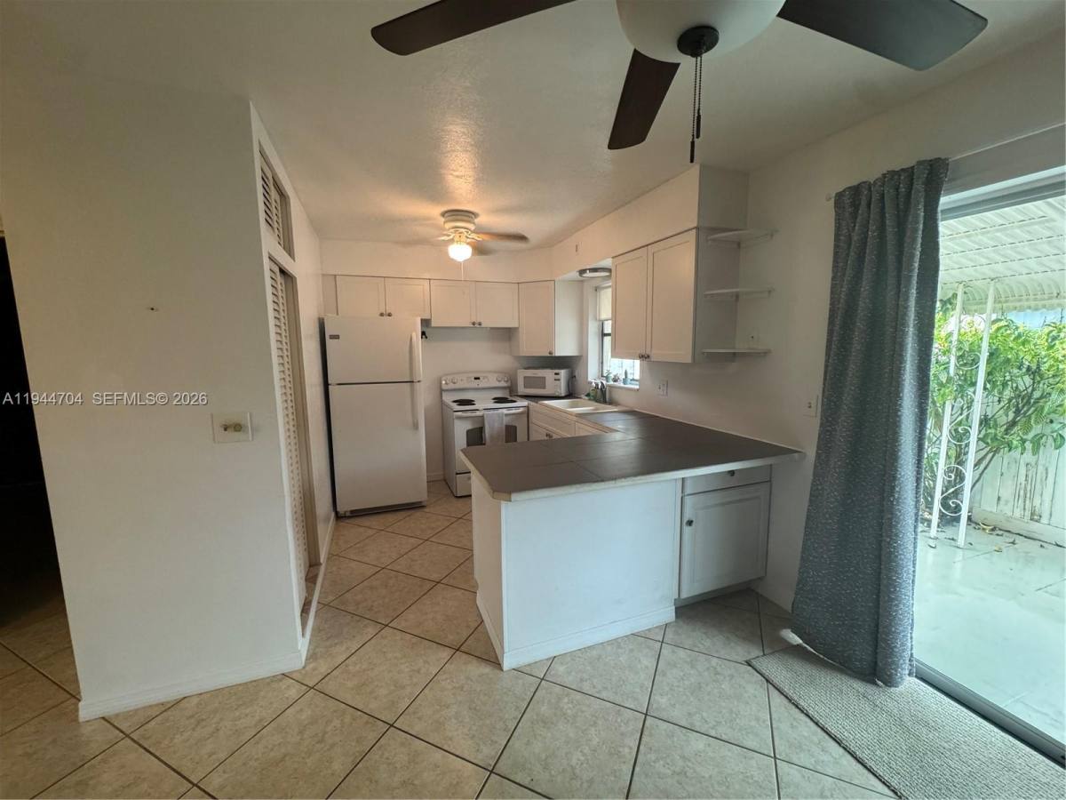 Apartment for rent at 2241 Monroe St #8, Hollywood, FL 33020