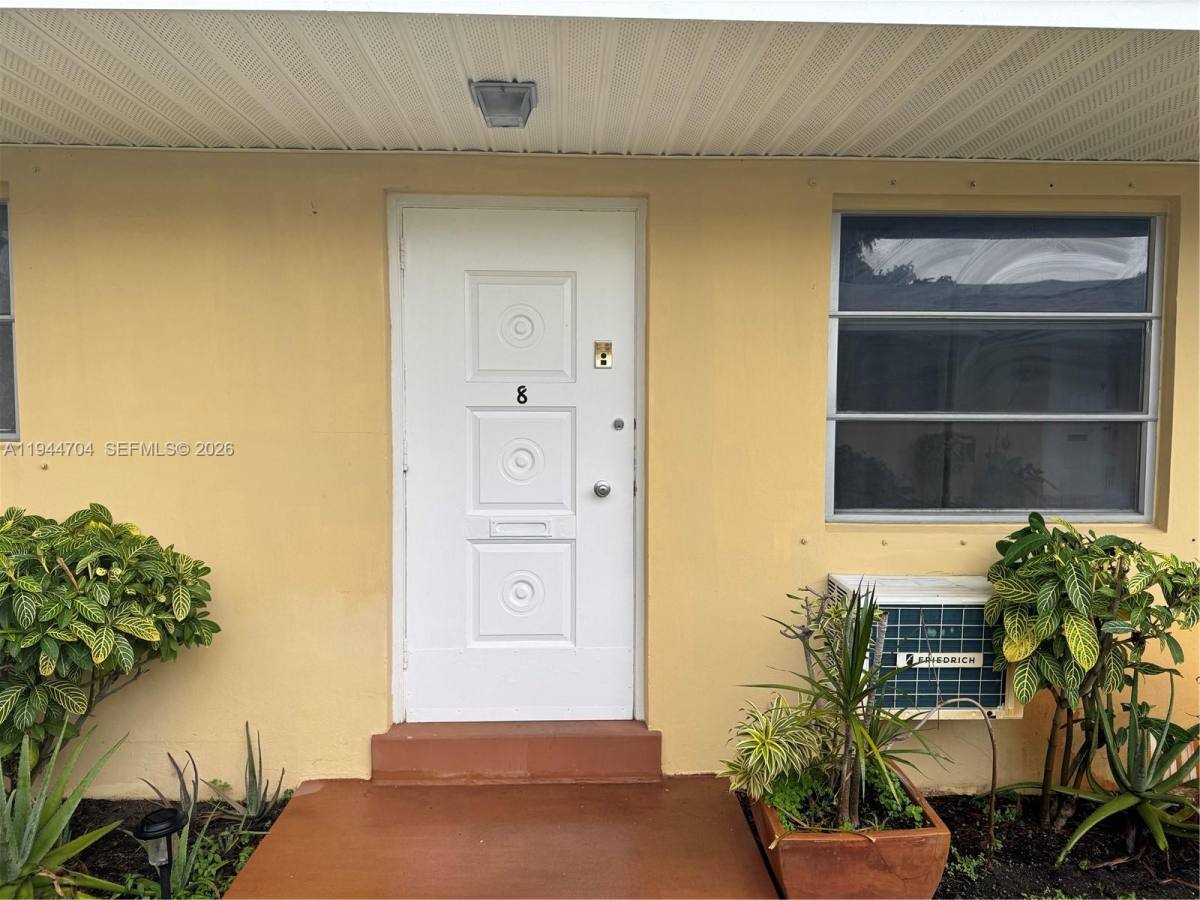Apartment for rent at 2241 Monroe St #8, Hollywood, FL 33020