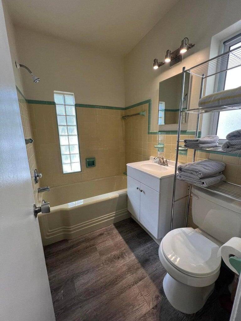 Apartment for rent at 2508 Bay Dr #114, Pompano Beach, FL 33062