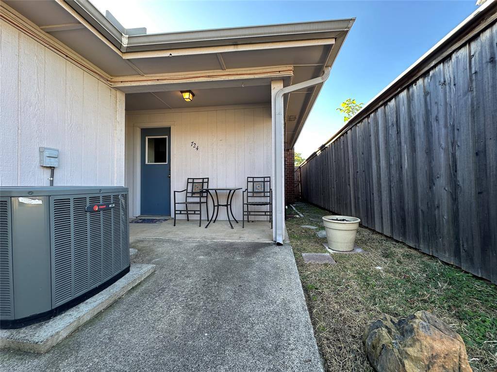 Apartment for rent at 724 Cory St #724, Grapevine, TX 76051