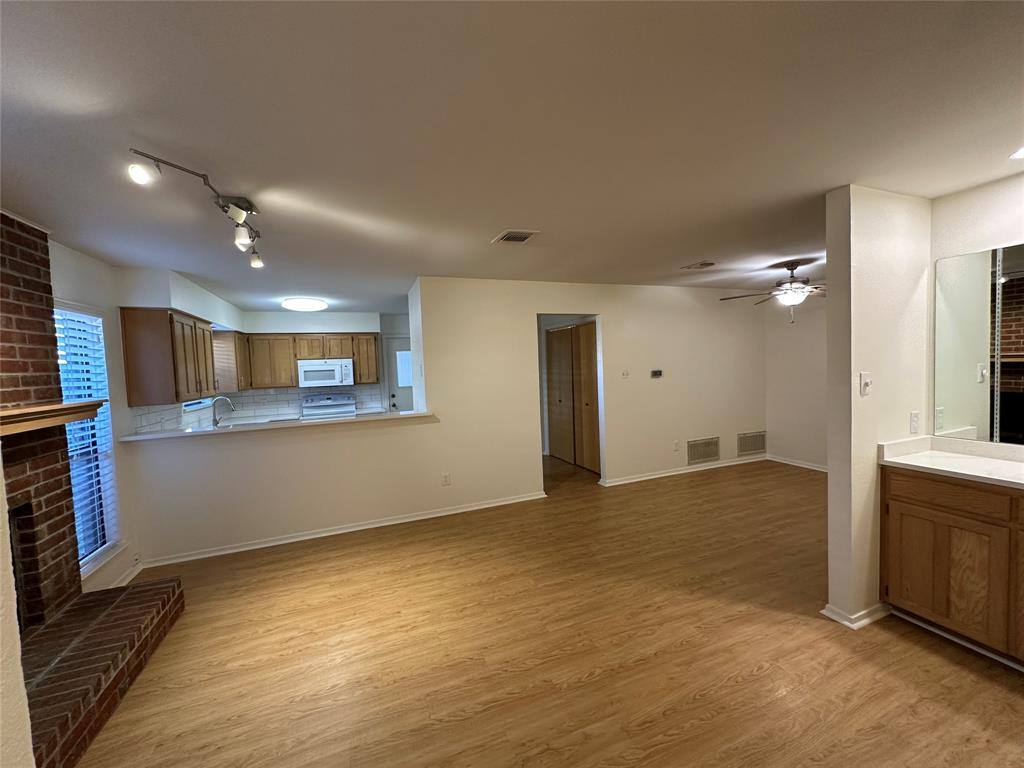 Apartment for rent at 724 Cory St #724, Grapevine, TX 76051