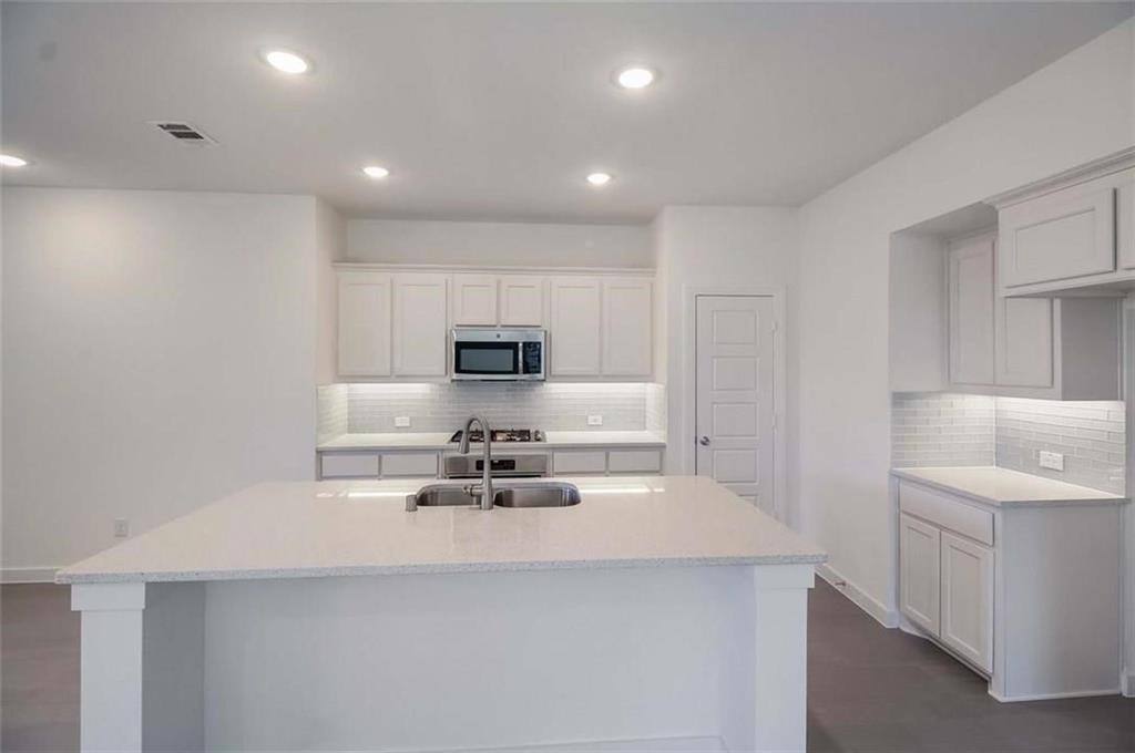 Apartment for rent at 4119 Starlight Creek Dr, Celina, TX 75009
