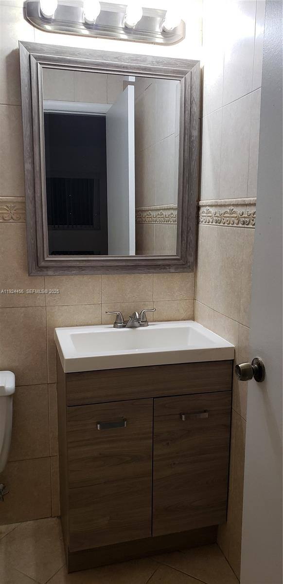 Apartment for rent at 1450 Atlantic Shores Blvd #206, Hallandale, FL 33009