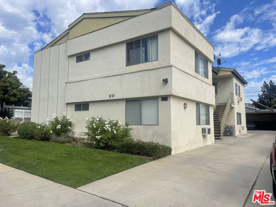 Apartment for rent at 1150 N Commonwealth Ave #1, Los Angeles, CA 90029