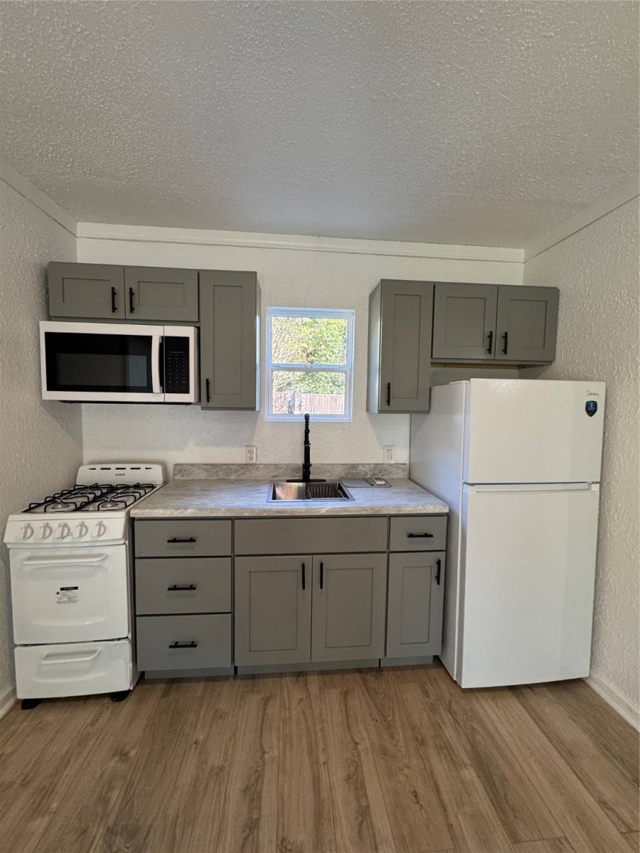Apartment for rent at 1747 5th St #1747A B, Rosenberg, TX 77471