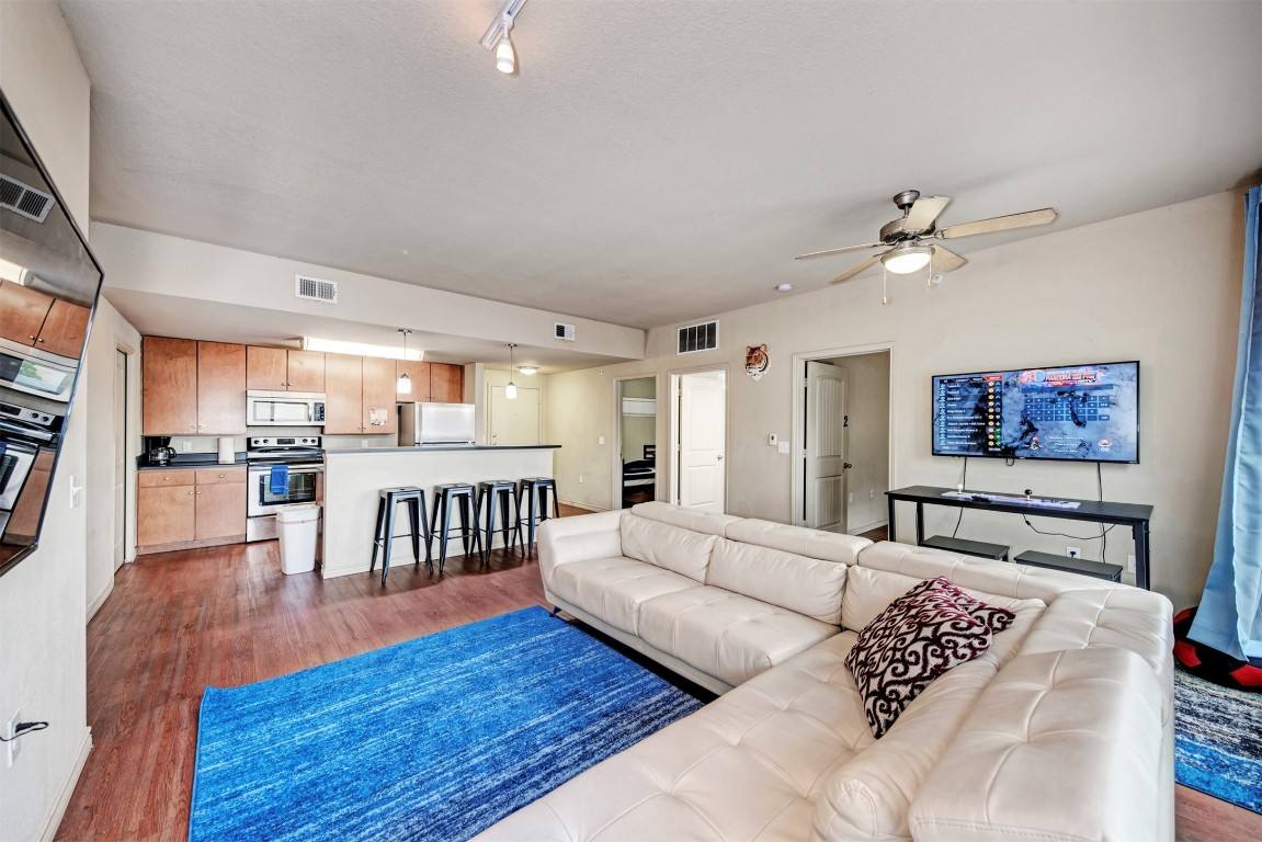 Apartment for rent at 5117 N Lamar Blvd #204, Austin, TX 78751