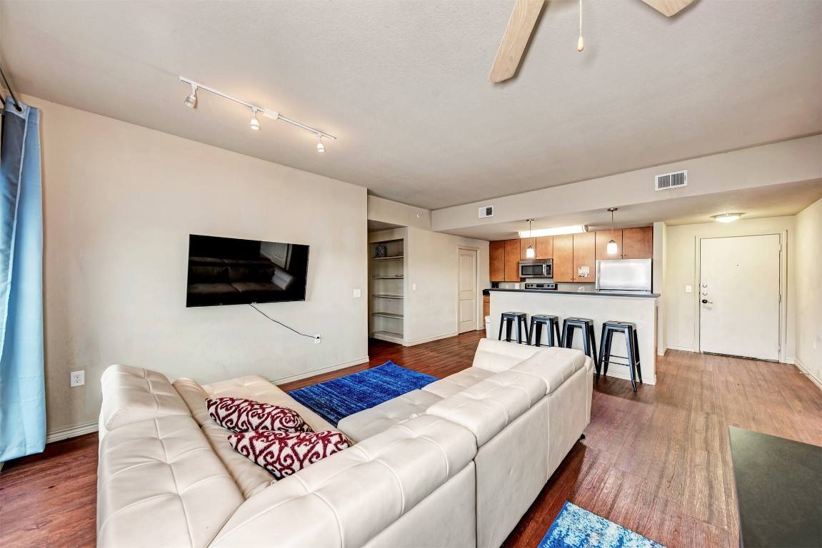 Apartment for rent at 5117 N Lamar Blvd #204, Austin, TX 78751