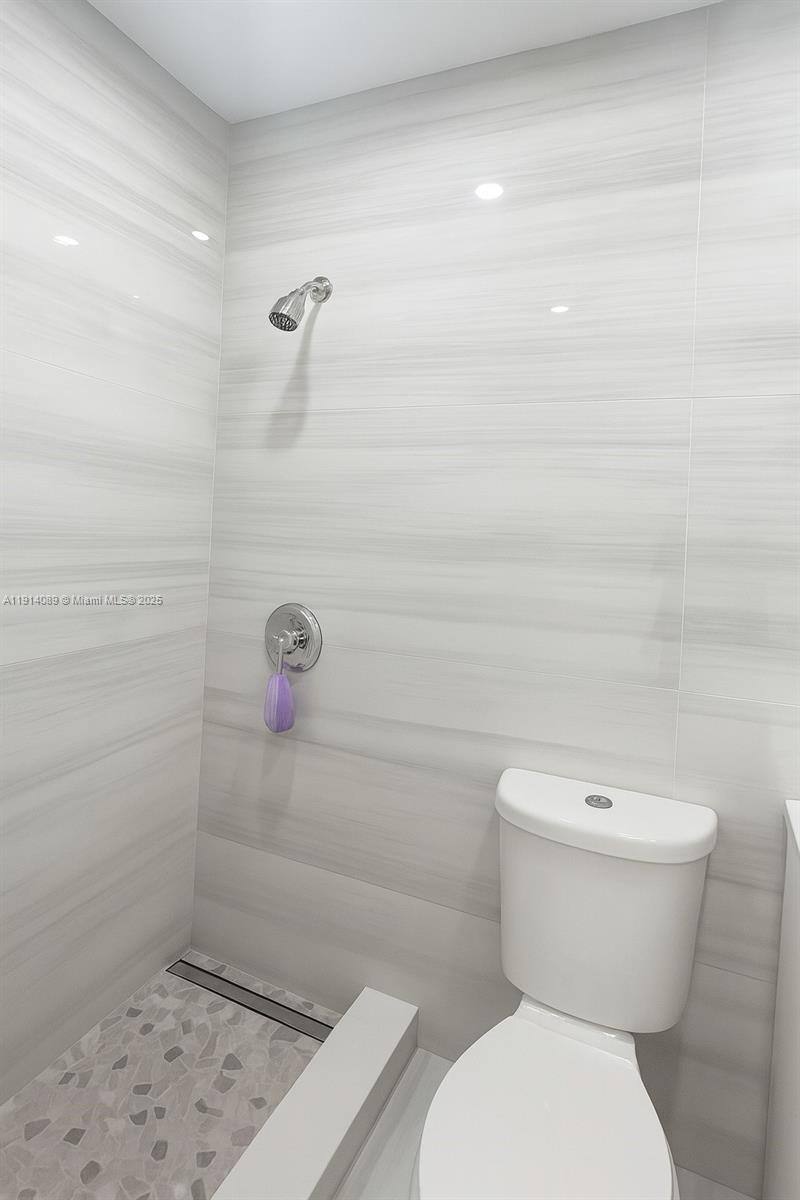 Apartment for rent at 5807 SW 25th St #9, Hollywood, FL 33023