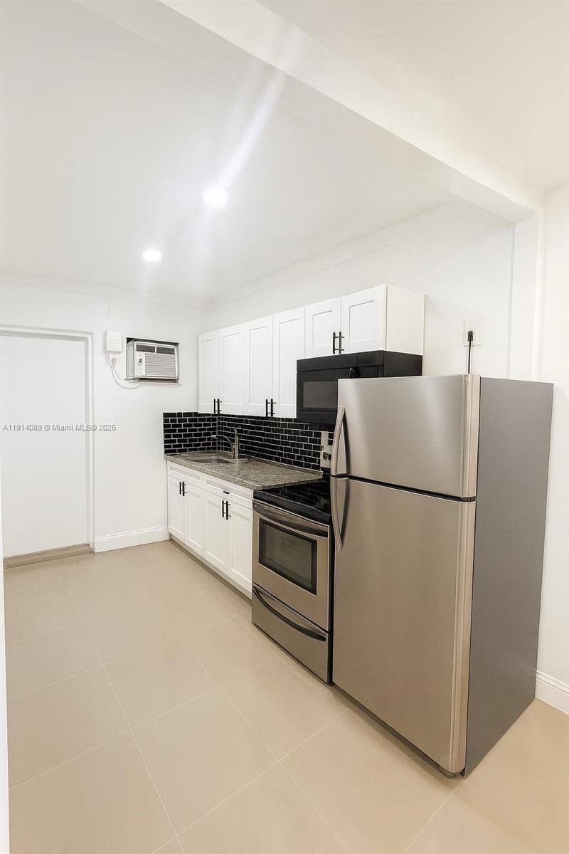 Apartment for rent at 5807 SW 25th St #9, Hollywood, FL 33023