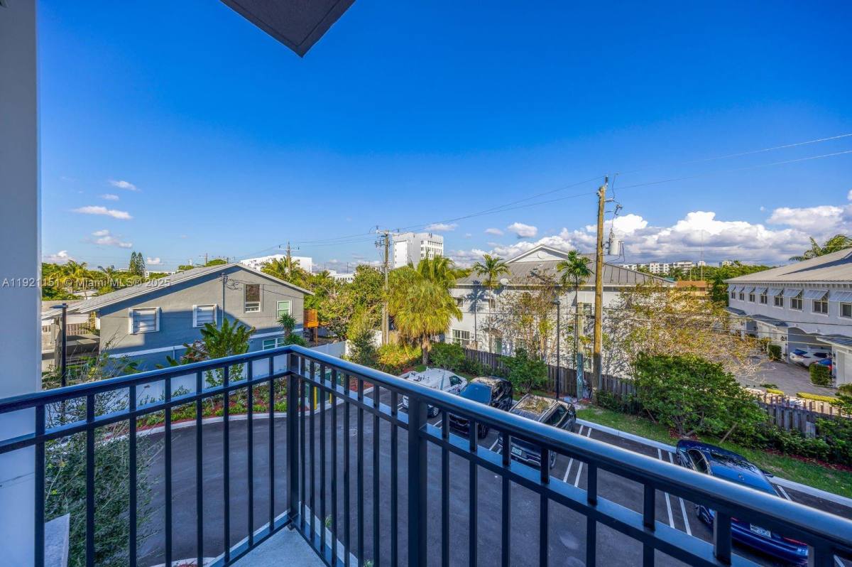 Apartment for rent at 20 NE 19th Ave #210, Pompano Beach, FL 33060