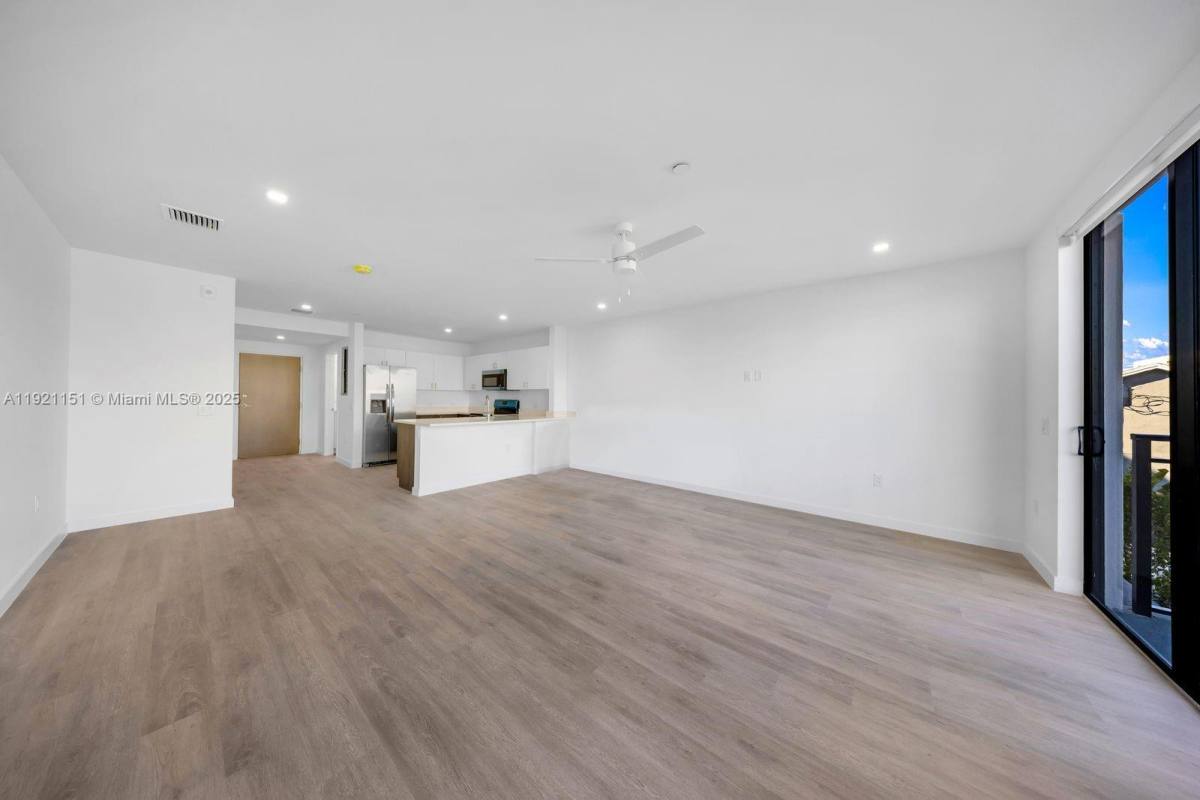 Apartment for rent at 20 NE 19th Ave #210, Pompano Beach, FL 33060