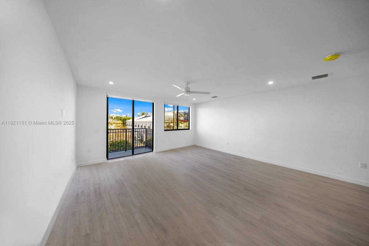 Apartment for rent at 20 NE 19th Ave #210, Pompano Beach, FL 33060