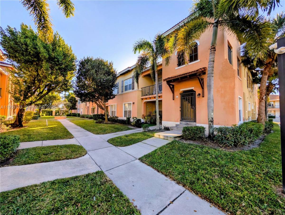 Apartment for rent at 3561 Forest Hill Blvd #80, West Palm Beach, FL 33406